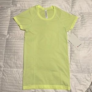 BRAND NEW lululemon swiftly tech short sleeve 2.0 in highlighter yellow